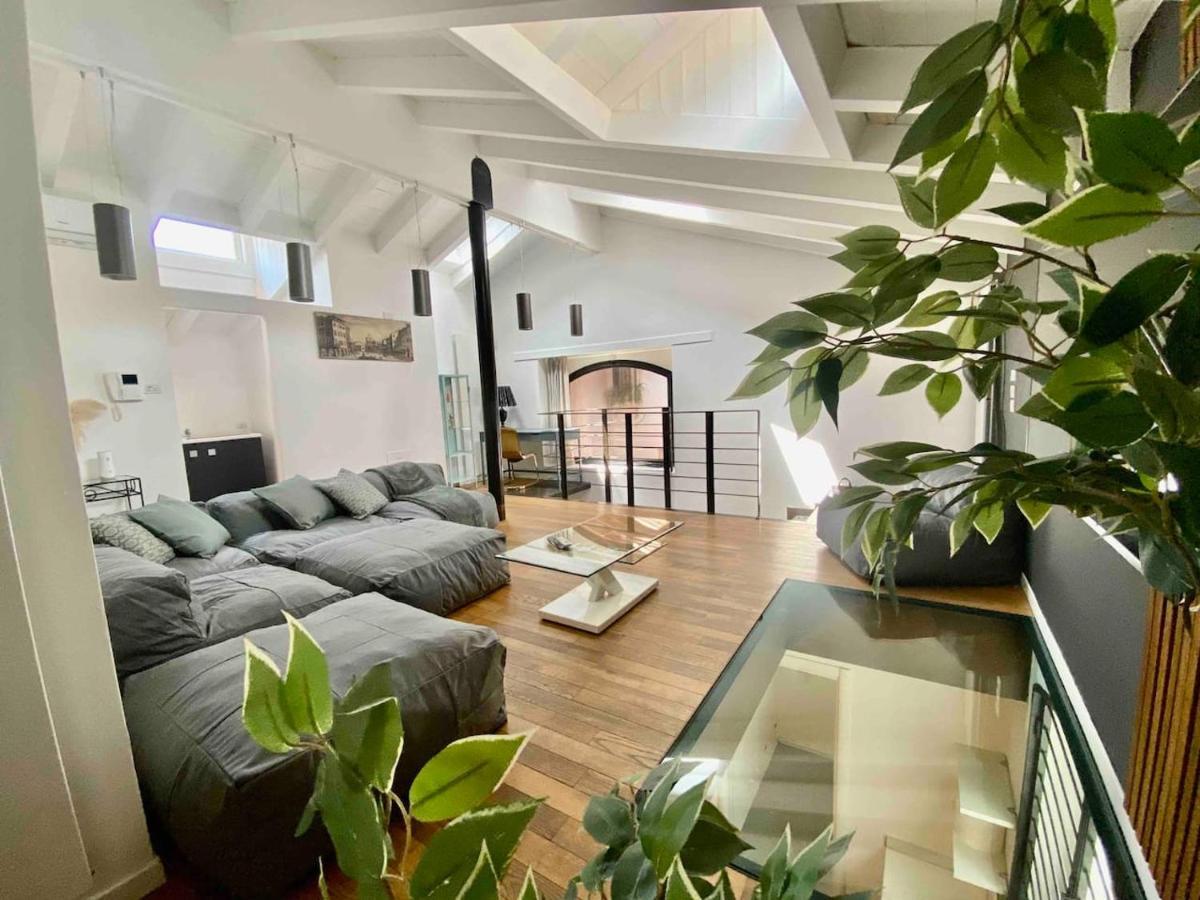 Luxury Industrial Apt Vicino Al Centro Con Garage Brescia Exterior photo