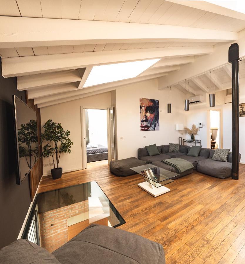 Luxury Industrial Apt Vicino Al Centro Con Garage Brescia Exterior photo